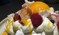Rose Pavlova from Coriander Leaf