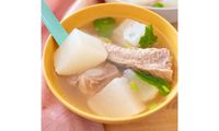 White Radish Pork Rib Soup from He Xin & He Le